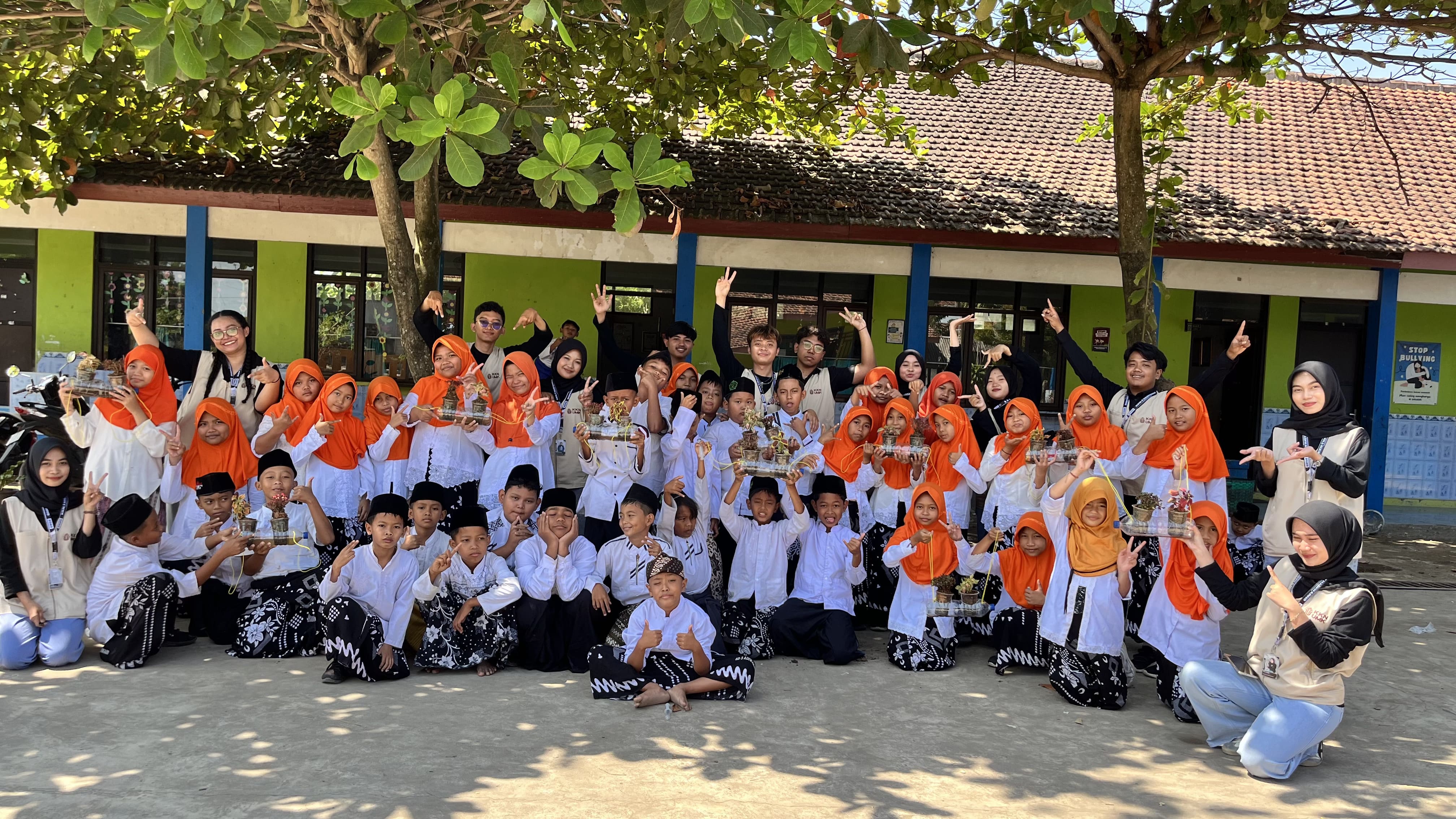 PROGRAM KERJA PENDIDIKAN BERTEMAKAN JAGA KEBERSIHAN DI SD N 3 ADIWARNO KKN-T UMK 2026